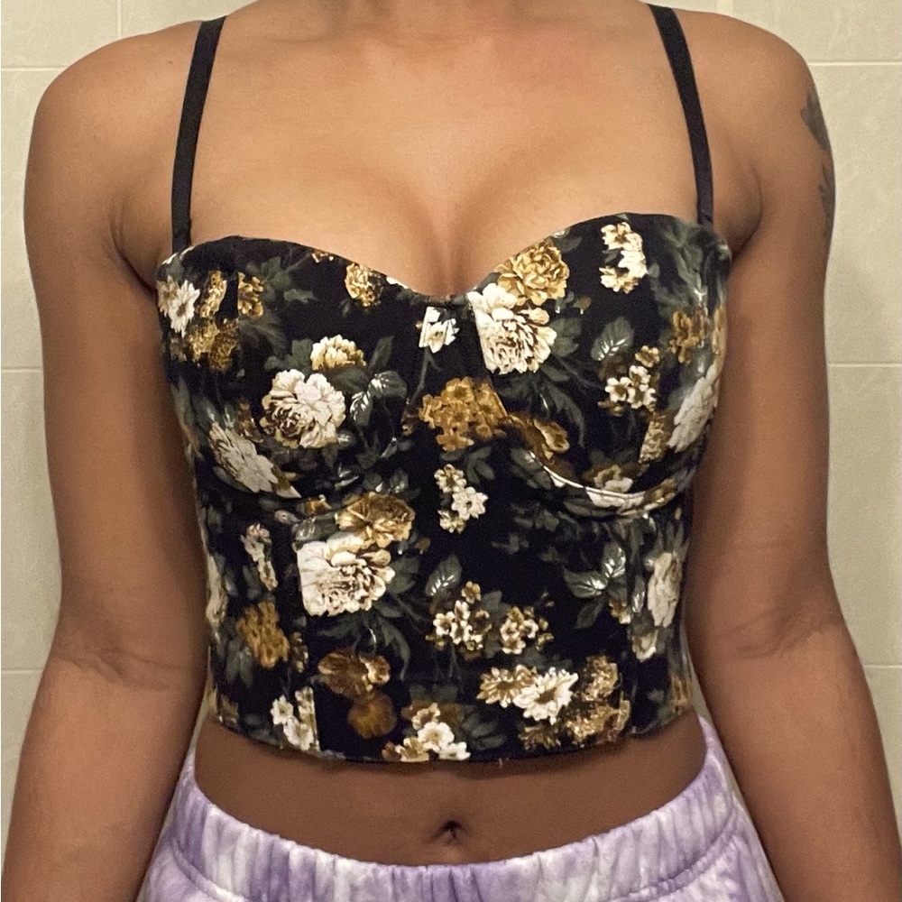 Black, flower printed Lydia Crop Top